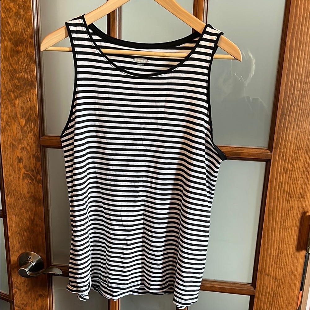 Old Navy Black and White Relaxed Tank Top